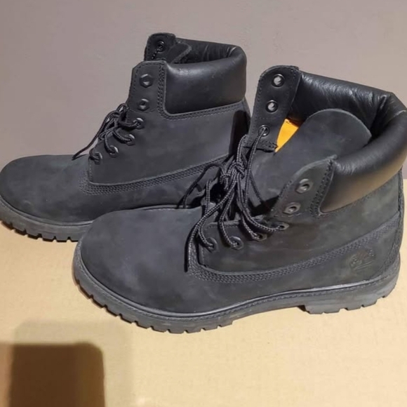 TIMBERLAND- BLACK NUBUCK LEATHER BOOTS - Picture 3 of 7